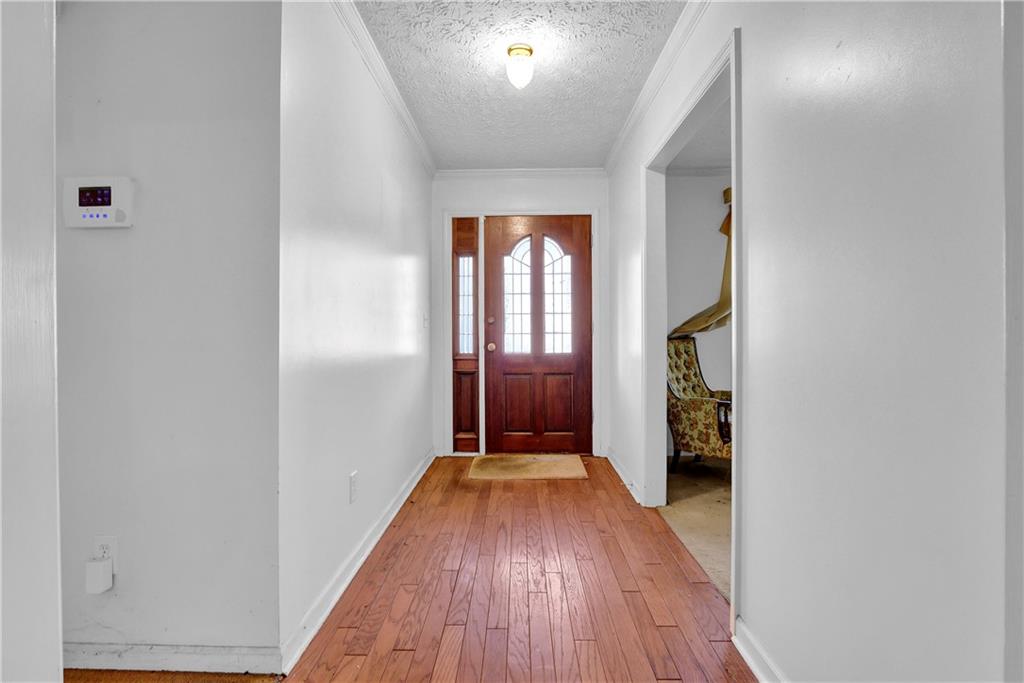 3645 Knoll Crest Trail