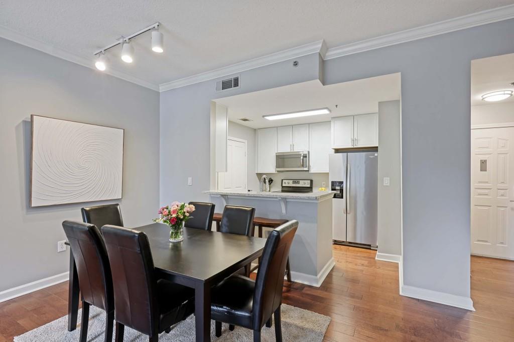 1101 Juniper Street 219