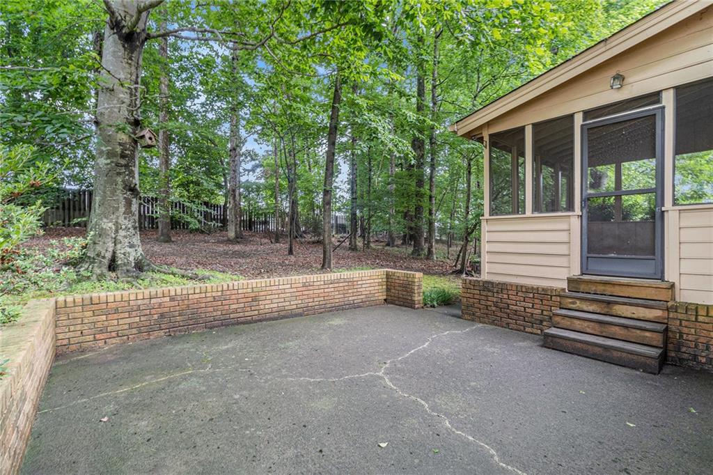 6387 Rosecommon Drive, Peachtree Corners, Georgia image 25