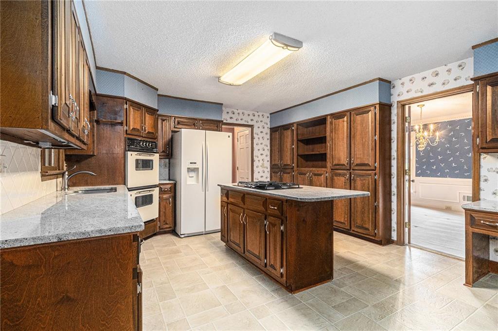 6387 Rosecommon Drive, Peachtree Corners, Georgia image 7