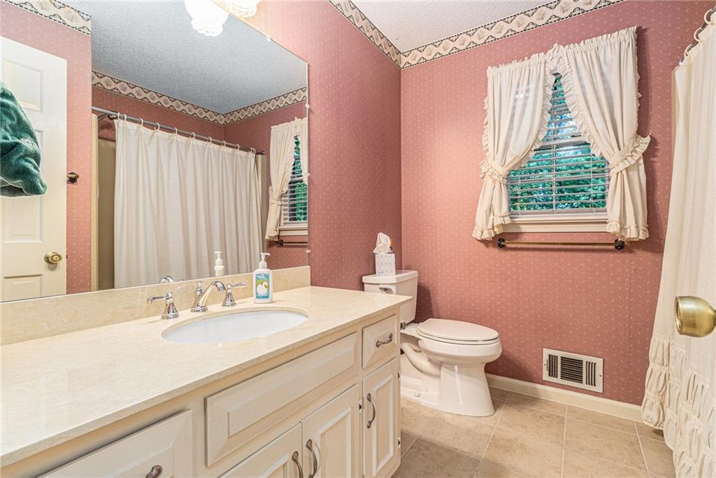 6387 Rosecommon Drive, Peachtree Corners, Georgia image 14