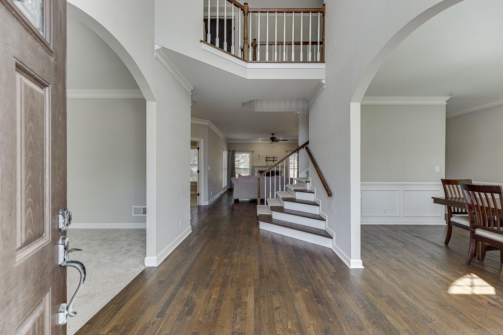395 Highland Gate Circle, Suwanee, Georgia image 4