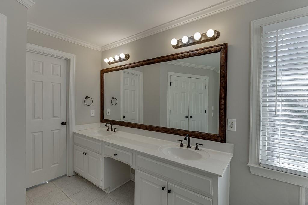395 Highland Gate Circle, Suwanee, Georgia image 39