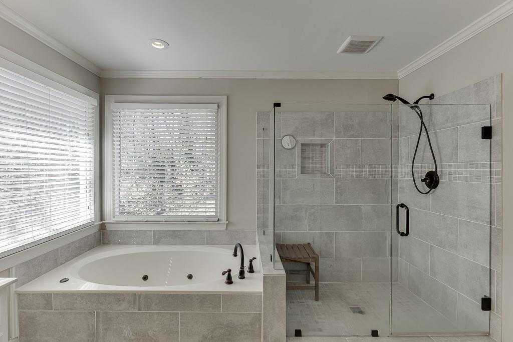 395 Highland Gate Circle, Suwanee, Georgia image 38