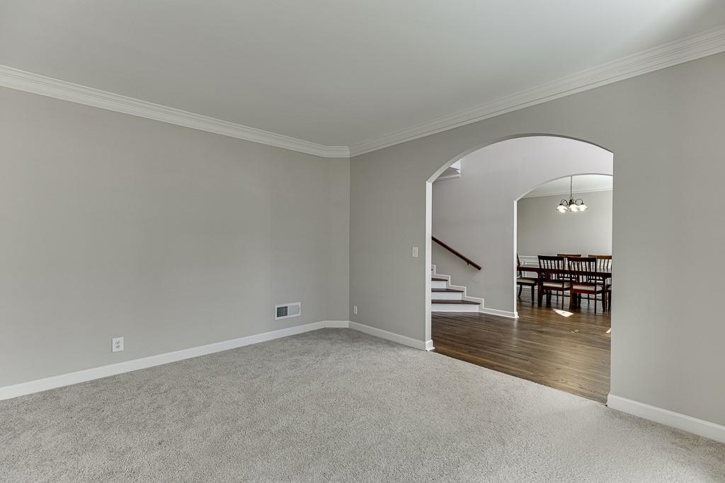 395 Highland Gate Circle, Suwanee, Georgia image 7