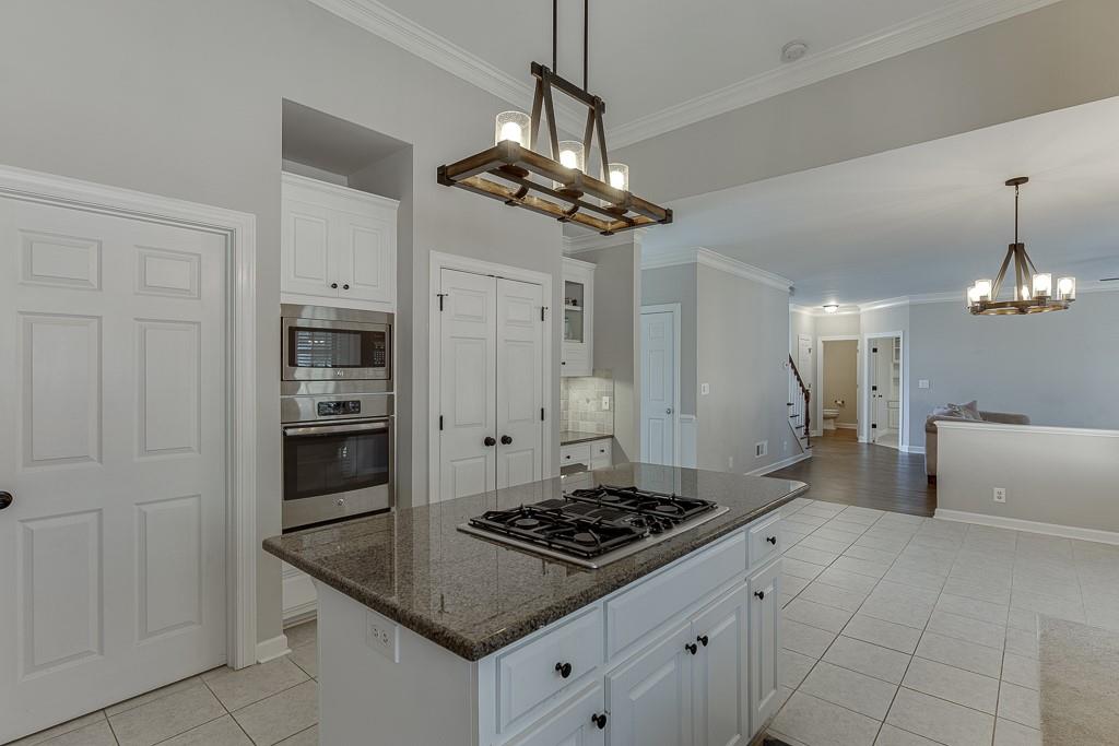 395 Highland Gate Circle, Suwanee, Georgia image 16