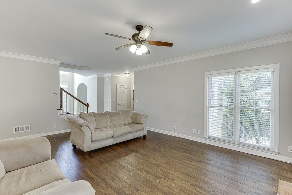 395 Highland Gate Circle, Suwanee, Georgia image 23