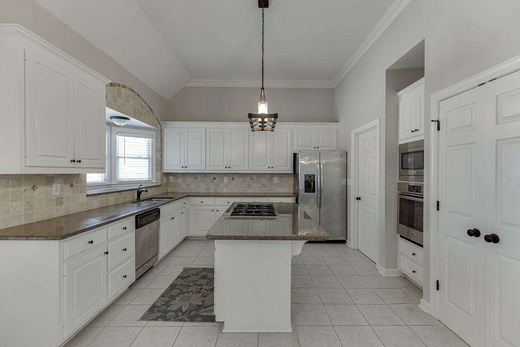 395 Highland Gate Circle, Suwanee, Georgia image 14