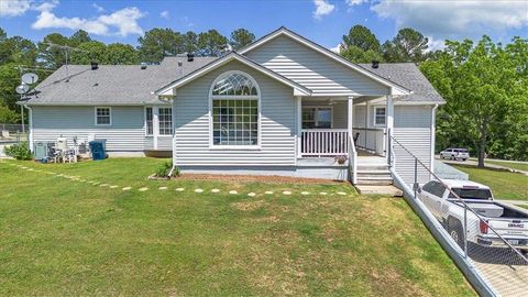 A home in Dacula