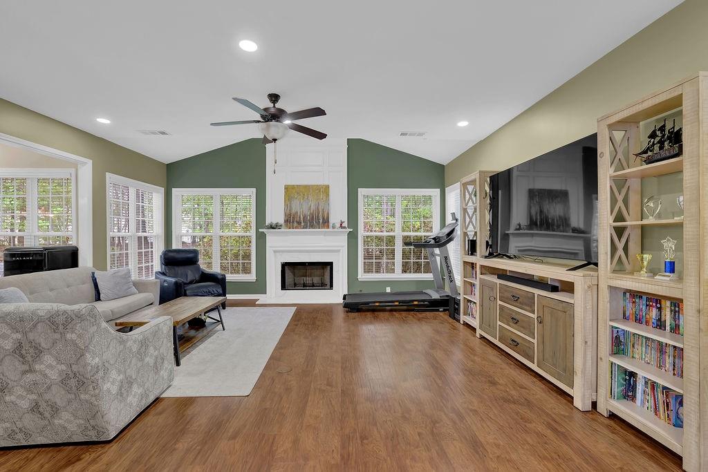 5155 Amberden Hall Drive, Suwanee, Georgia image 10