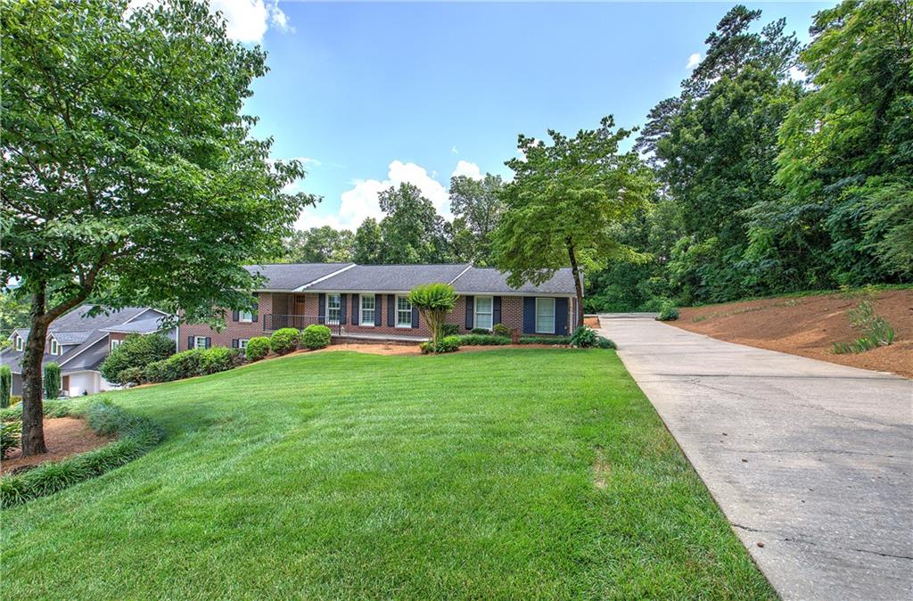 198 Hillcrest Drive