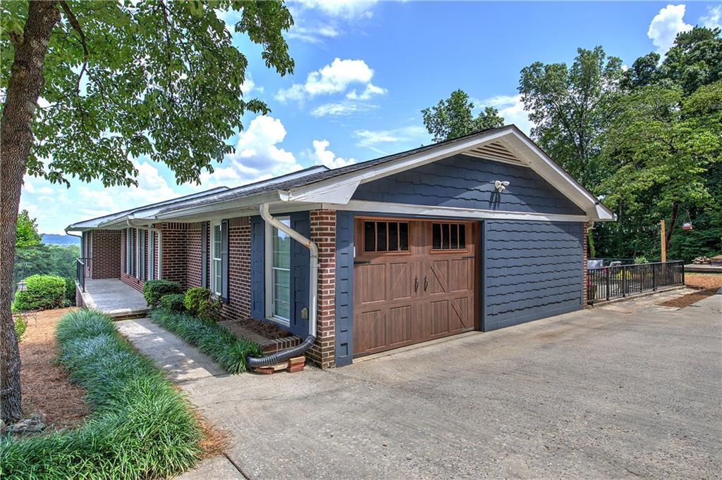 198 Hillcrest Drive