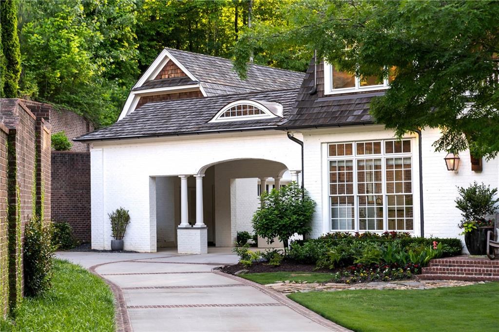 5360 Lake Forrest Drive, Atlanta, Georgia image 10