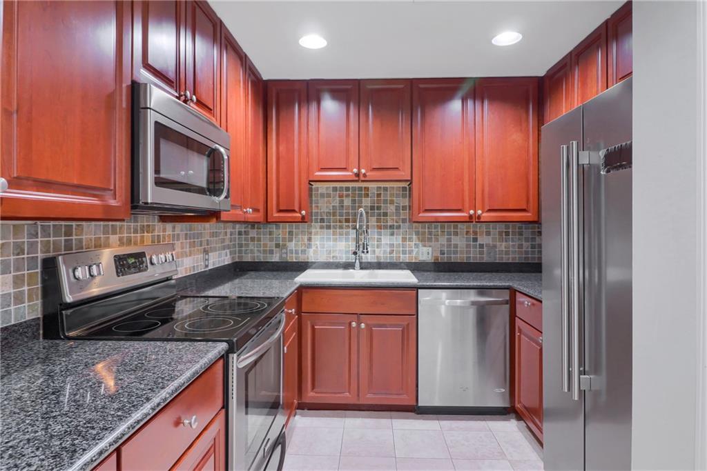 195 14th Street NE 406