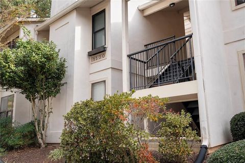 Photo of 1515 Huntingdon Chase, Sandy Springs, GA 30350 (MLS # 7664980)