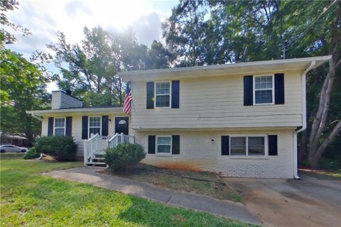 Homes For Rent - 2988 Forest Ridge Court<br/> Powder Springs, GA 30127