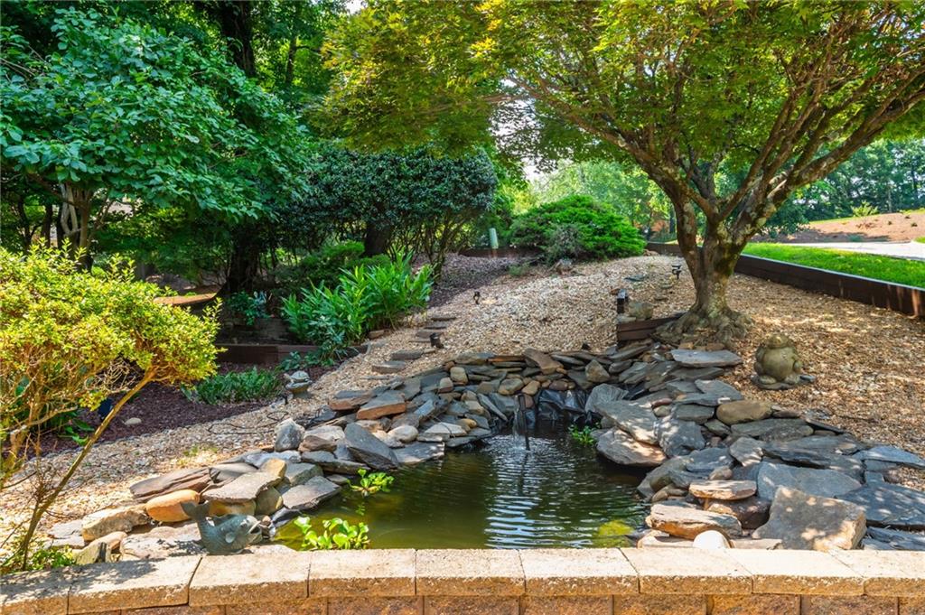 2865 Stoneglen Close