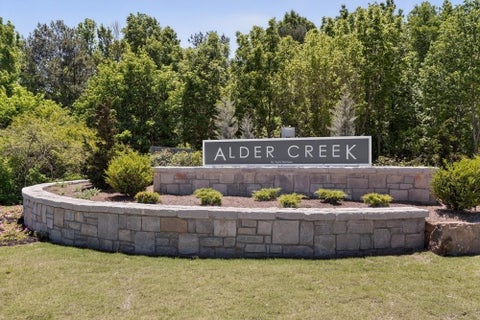 Townhouse For Sale - 749 Meadow Ridge Lane<br/> Cumming, GA 30040