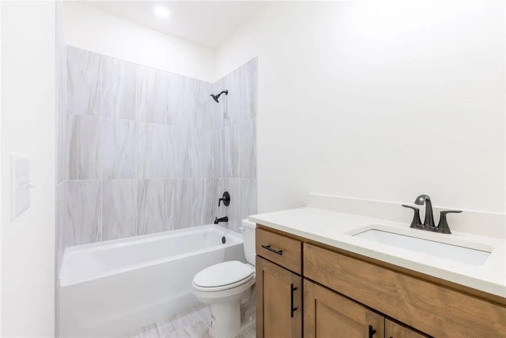 Gainesville, Georgia 30506, United States, 5 Bedrooms Bedrooms, ,5 BathroomsBathrooms,Residential,Active,152707