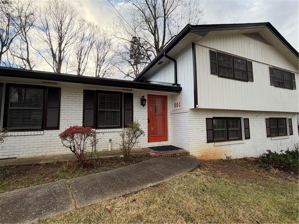 501 Little John Drive NW