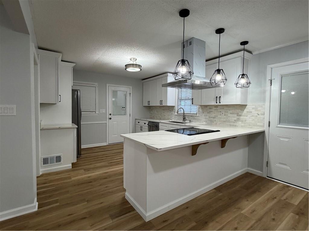 501 Little John Drive NW