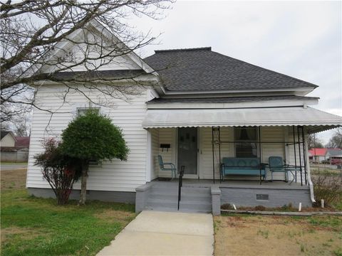 Homes For Sale - 815 S Main Street<br/> Cedartown, GA 30125