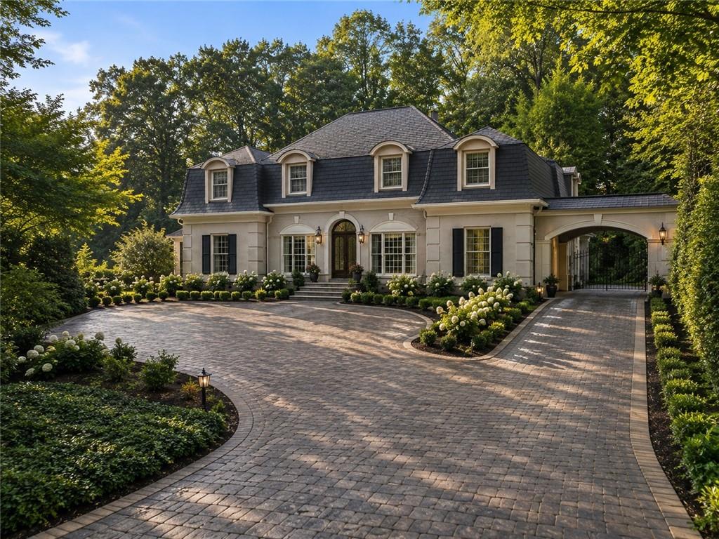885 Glenwood Drive