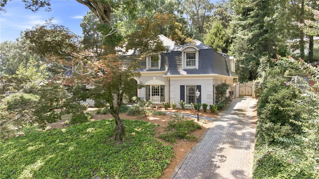 885 Glenwood Drive