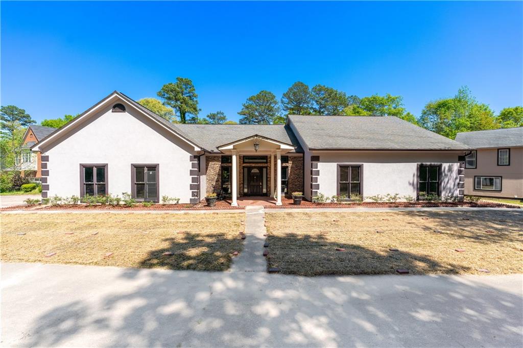 2320 Copper Trail Lane, Buford, Georgia image 4