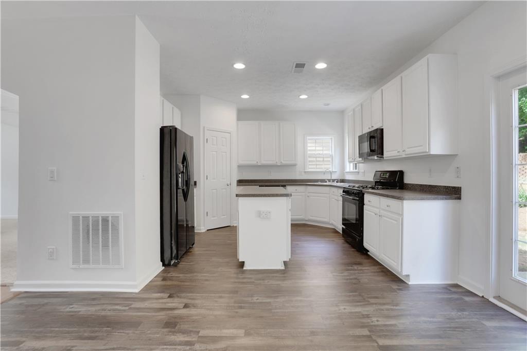 3208 Juniper Drive, Kennesaw, Georgia image 10