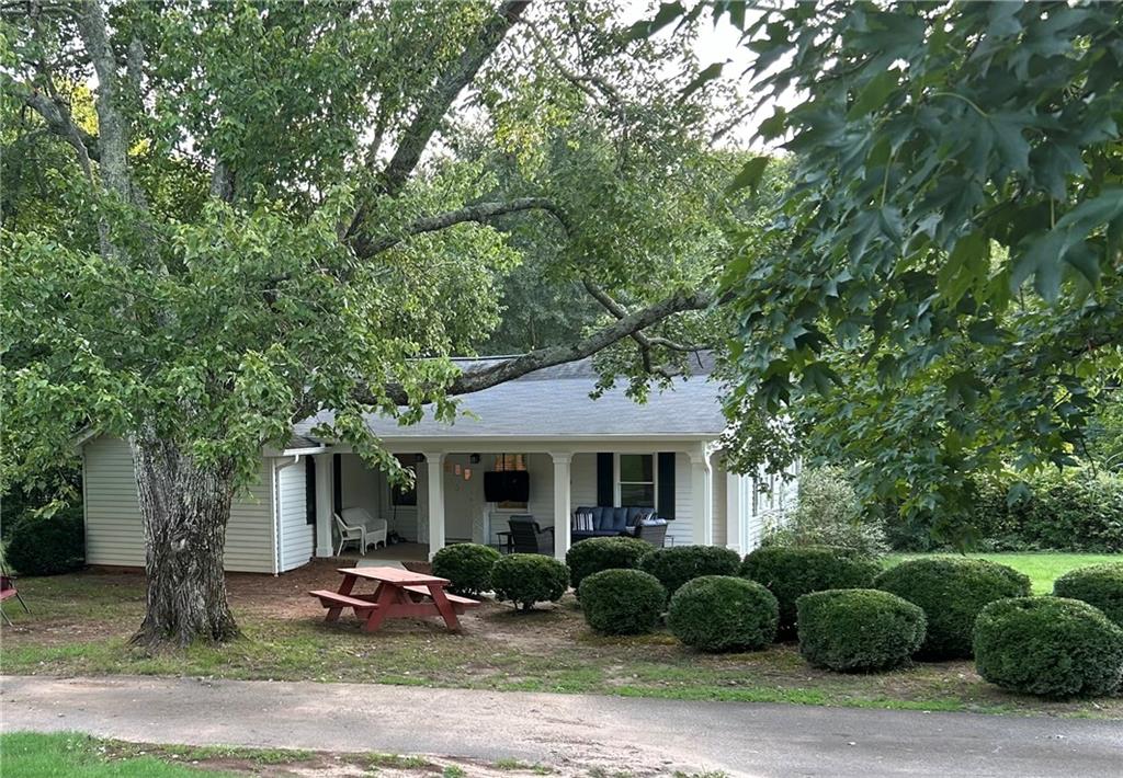 4299 E Cherokee Drive