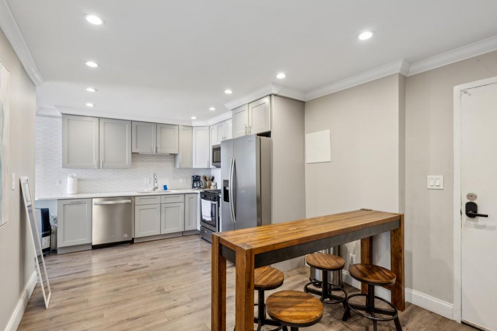 215 Piedmont Avenue NE