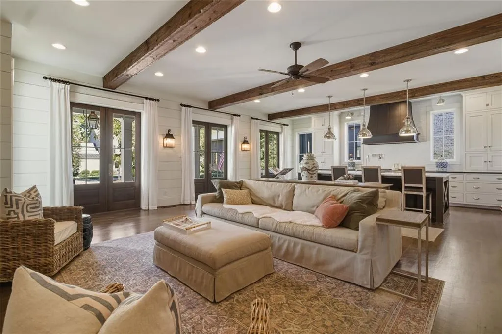 Roswell, Georgia 30075, United States, 5 Bedrooms Bedrooms, ,4 BathroomsBathrooms,Residential,Active,240853