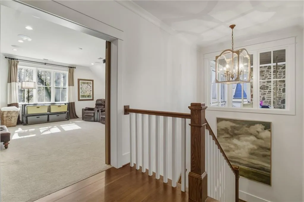 Roswell, Georgia 30075, United States, 5 Bedrooms Bedrooms, ,4 BathroomsBathrooms,Residential,Active,240853