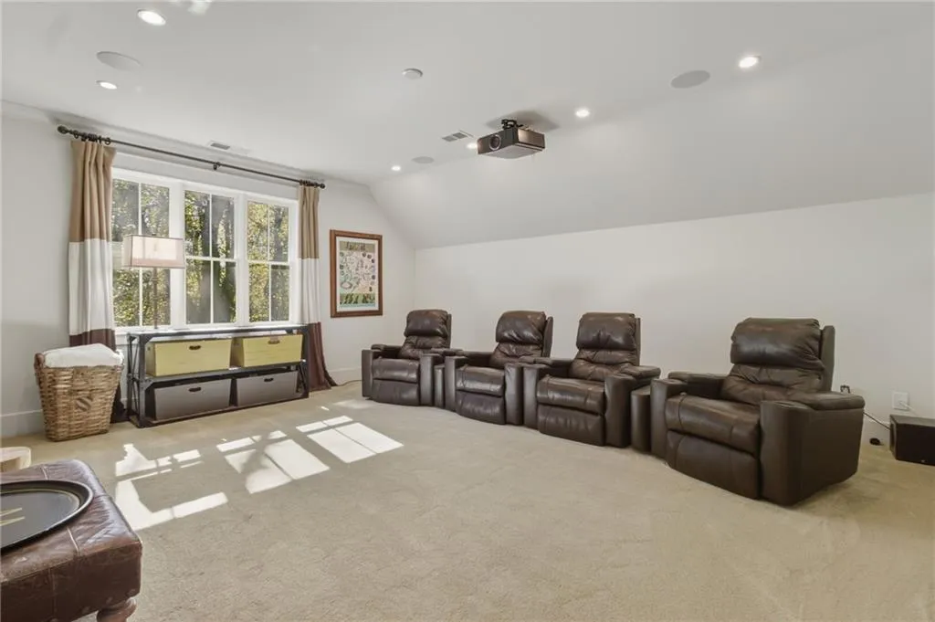 Roswell, Georgia 30075, United States, 5 Bedrooms Bedrooms, ,4 BathroomsBathrooms,Residential,Active,240853