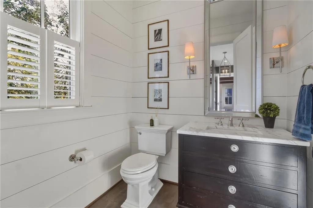 Roswell, Georgia 30075, United States, 5 Bedrooms Bedrooms, ,4 BathroomsBathrooms,Residential,Active,240853