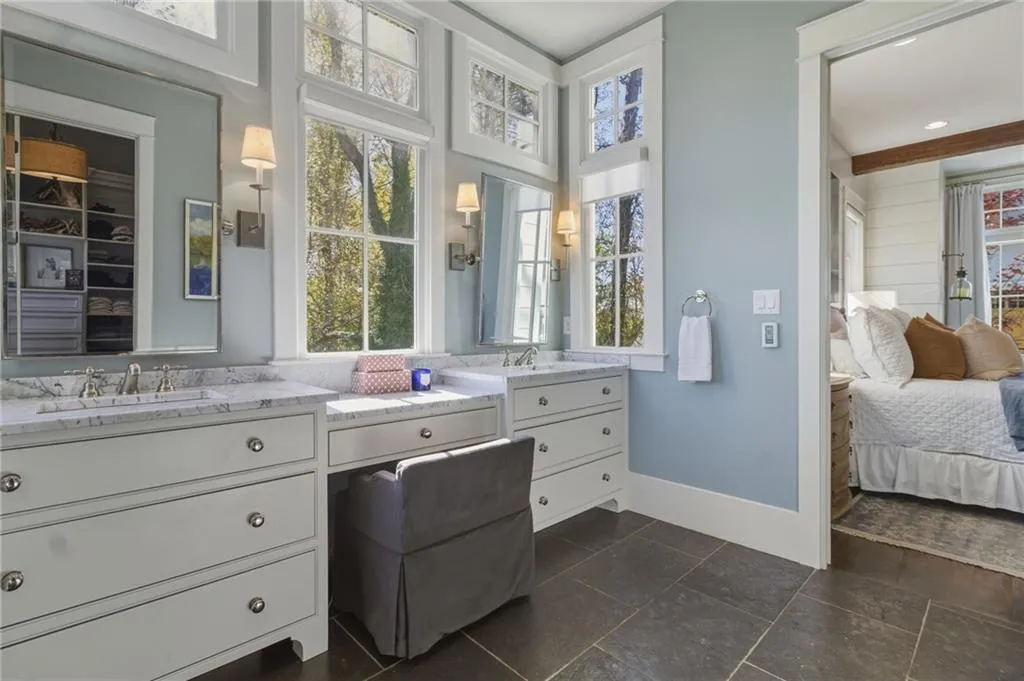 Roswell, Georgia 30075, United States, 5 Bedrooms Bedrooms, ,4 BathroomsBathrooms,Residential,Active,240853