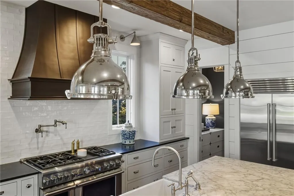 Roswell, Georgia 30075, United States, 5 Bedrooms Bedrooms, ,4 BathroomsBathrooms,Residential,Active,240853