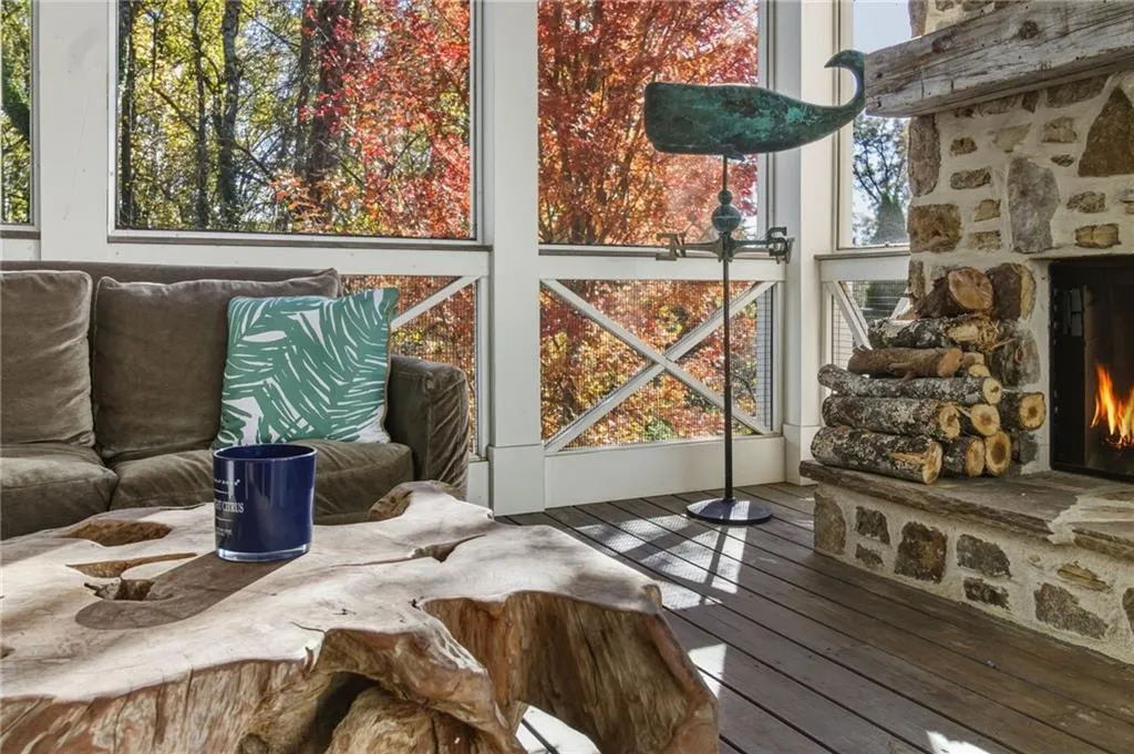 Roswell, Georgia 30075, United States, 5 Bedrooms Bedrooms, ,4 BathroomsBathrooms,Residential,Active,240853