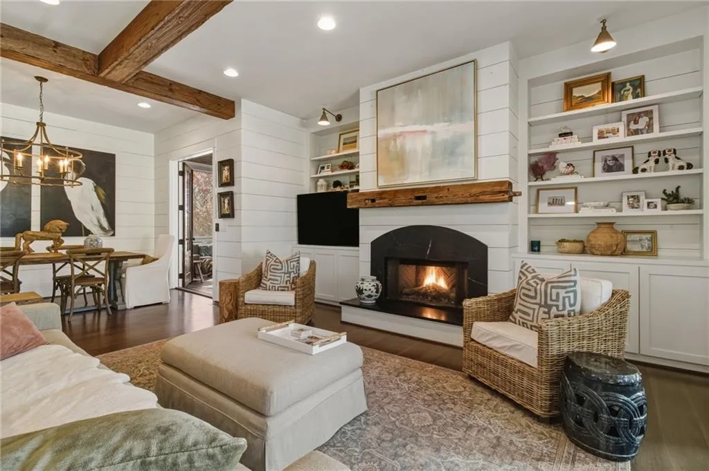 Roswell, Georgia 30075, United States, 5 Bedrooms Bedrooms, ,4 BathroomsBathrooms,Residential,Active,240853