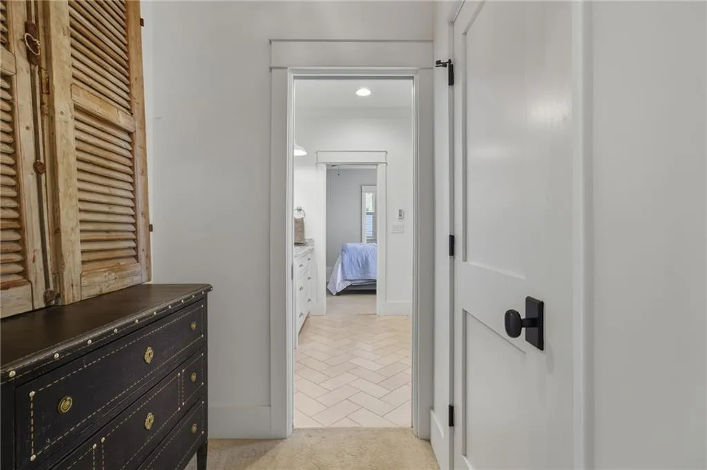 Roswell, Georgia 30075, United States, 5 Bedrooms Bedrooms, ,4 BathroomsBathrooms,Residential,Active,240853