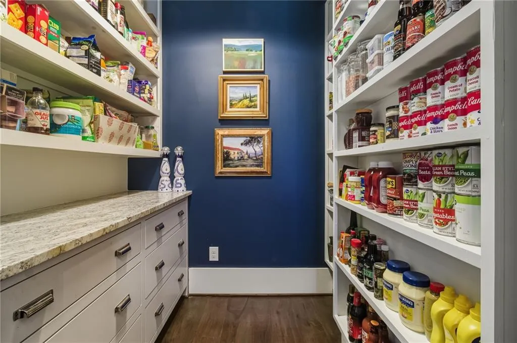 Roswell, Georgia 30075, United States, 5 Bedrooms Bedrooms, ,4 BathroomsBathrooms,Residential,Active,240853