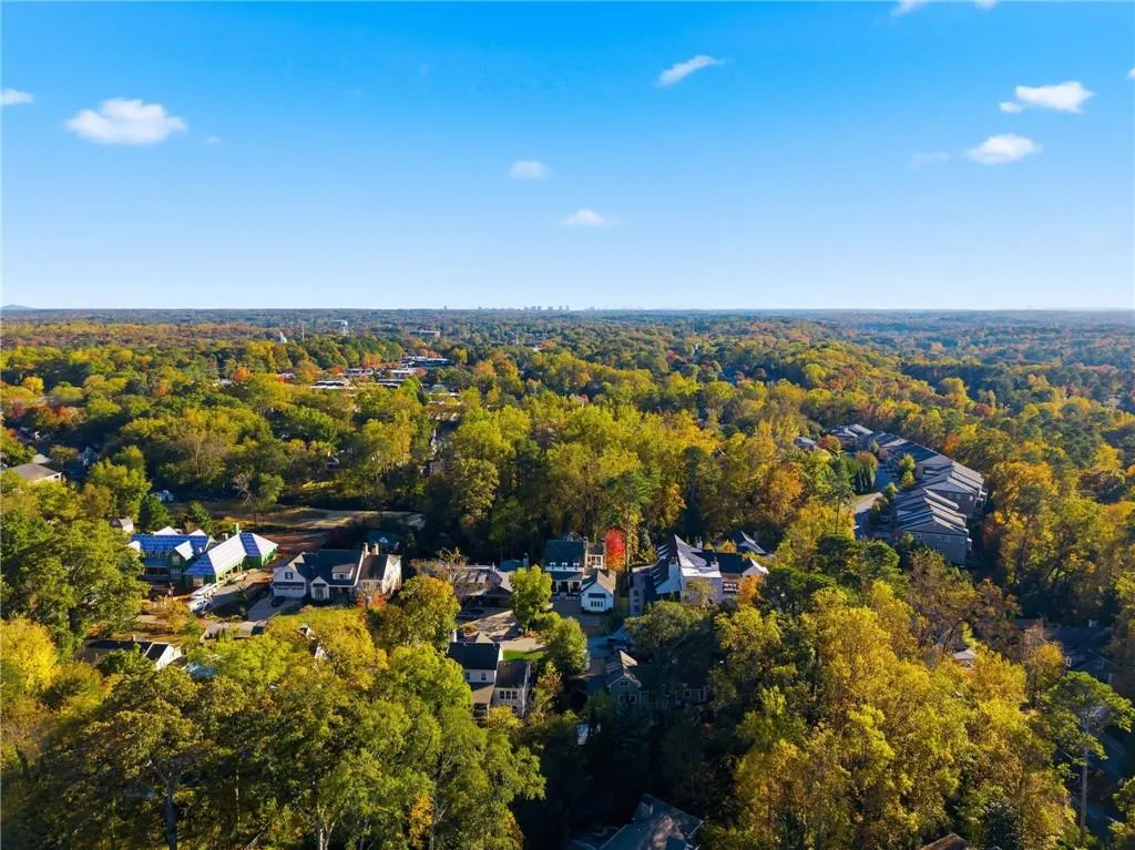 Roswell, Georgia 30075, United States, 5 Bedrooms Bedrooms, ,4 BathroomsBathrooms,Residential,Active,240853