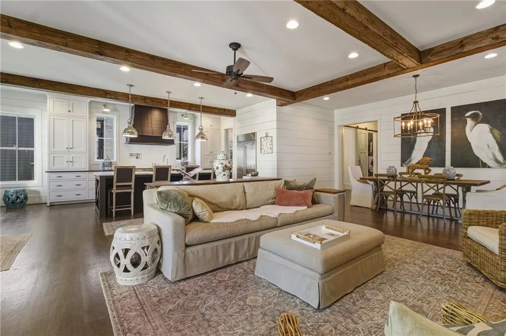 Roswell, Georgia 30075, United States, 5 Bedrooms Bedrooms, ,4 BathroomsBathrooms,Residential,Active,240853