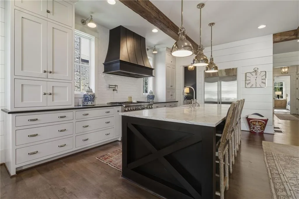 Roswell, Georgia 30075, United States, 5 Bedrooms Bedrooms, ,4 BathroomsBathrooms,Residential,Active,240853