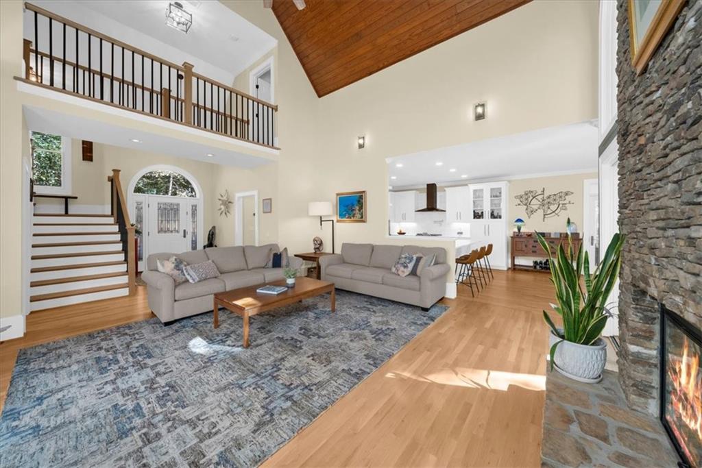 Bay Colony - Residential