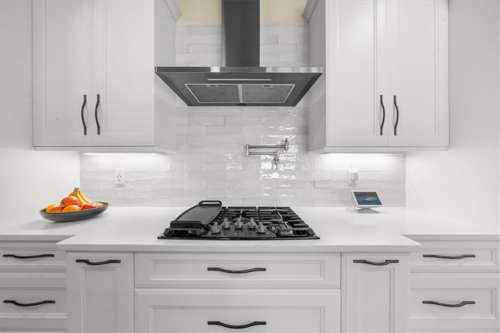 Bay Colony - Residential