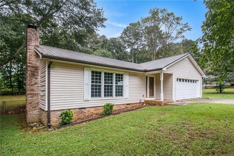 Homes For Sale - 136 Jennifer Lane<br/> Carrollton, GA 30116