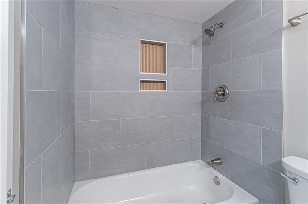 4171 Whispering Forest Court, Lilburn, Georgia image 31