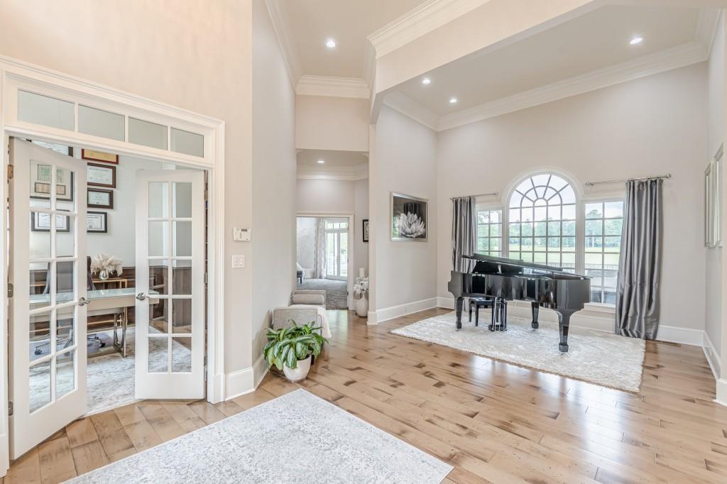 3718 Lake Vista